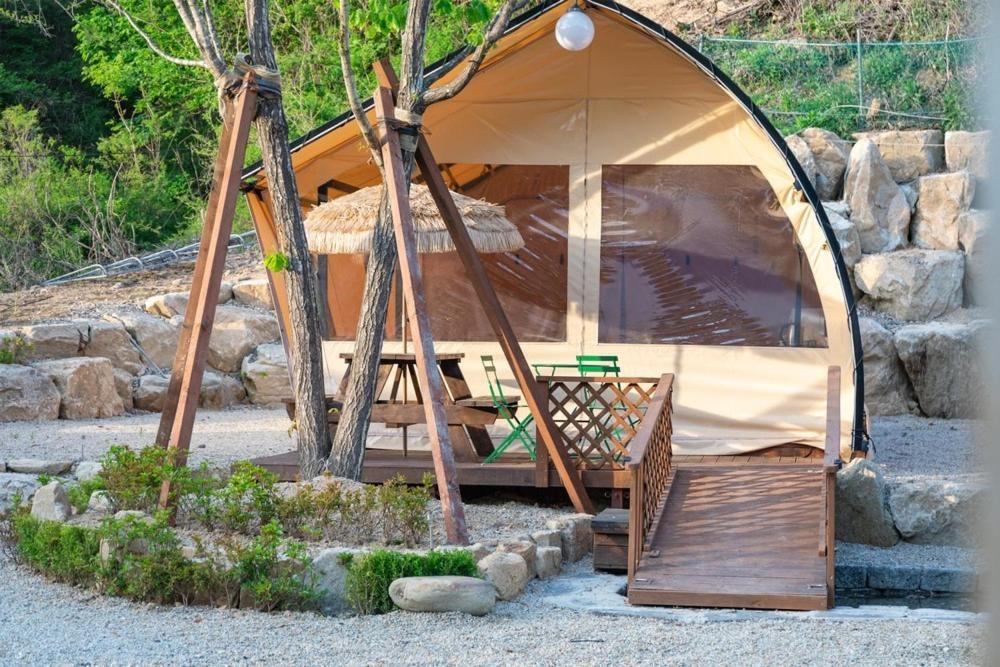 فندق Inje Naerincheon Glamping الغرفة الصورة