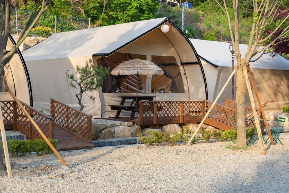 فندق Inje Naerincheon Glamping المظهر الخارجي الصورة