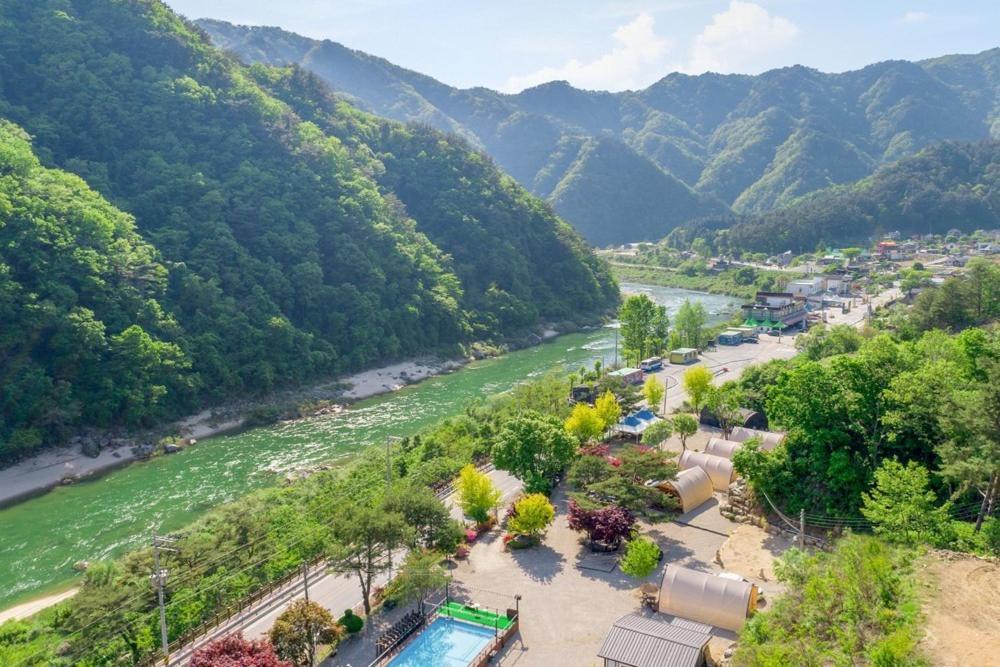 فندق Inje Naerincheon Glamping المظهر الخارجي الصورة