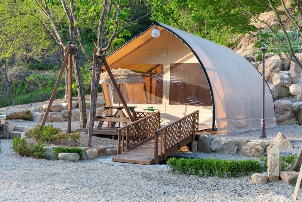 فندق Inje Naerincheon Glamping المظهر الخارجي الصورة