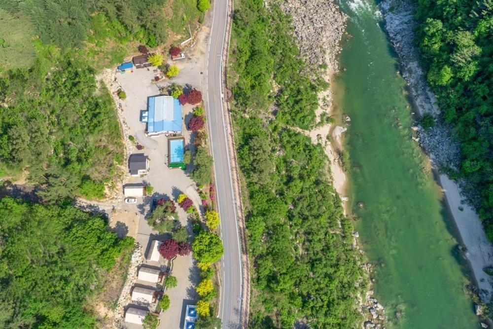 فندق Inje Naerincheon Glamping المظهر الخارجي الصورة