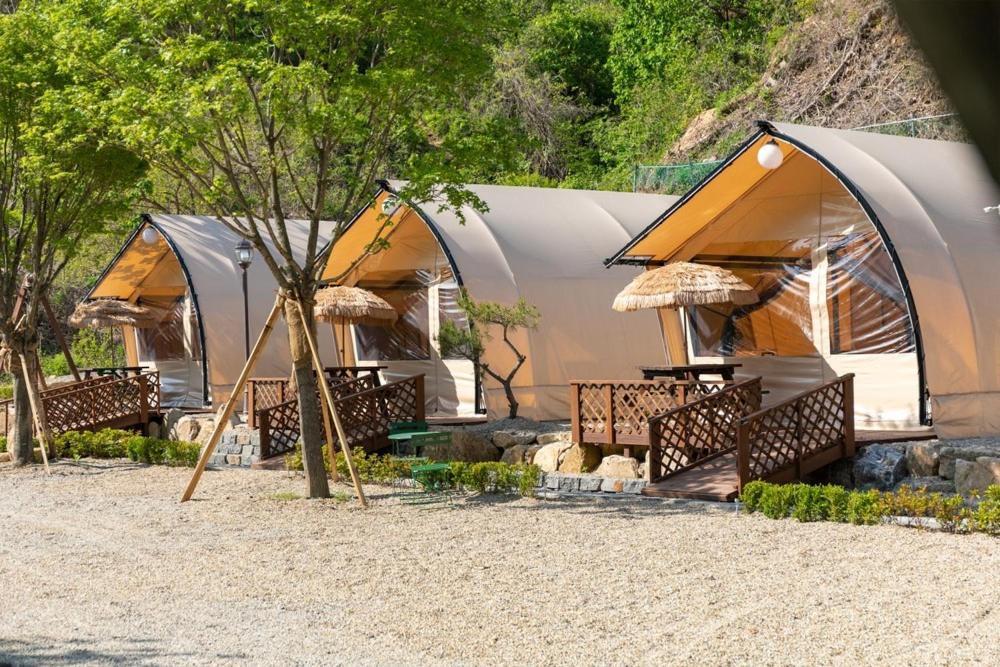 فندق Inje Naerincheon Glamping المظهر الخارجي الصورة