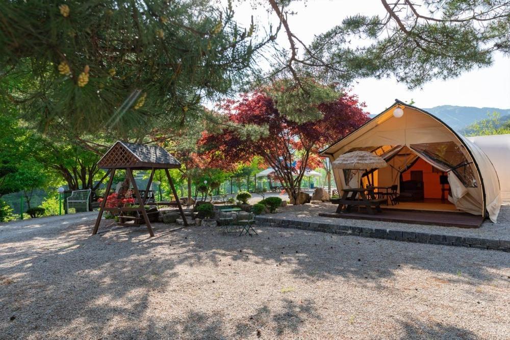 فندق Inje Naerincheon Glamping المظهر الخارجي الصورة