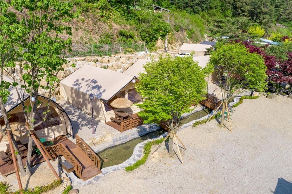 فندق Inje Naerincheon Glamping المظهر الخارجي الصورة