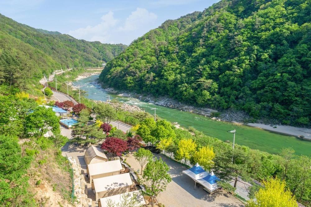 فندق Inje Naerincheon Glamping المظهر الخارجي الصورة