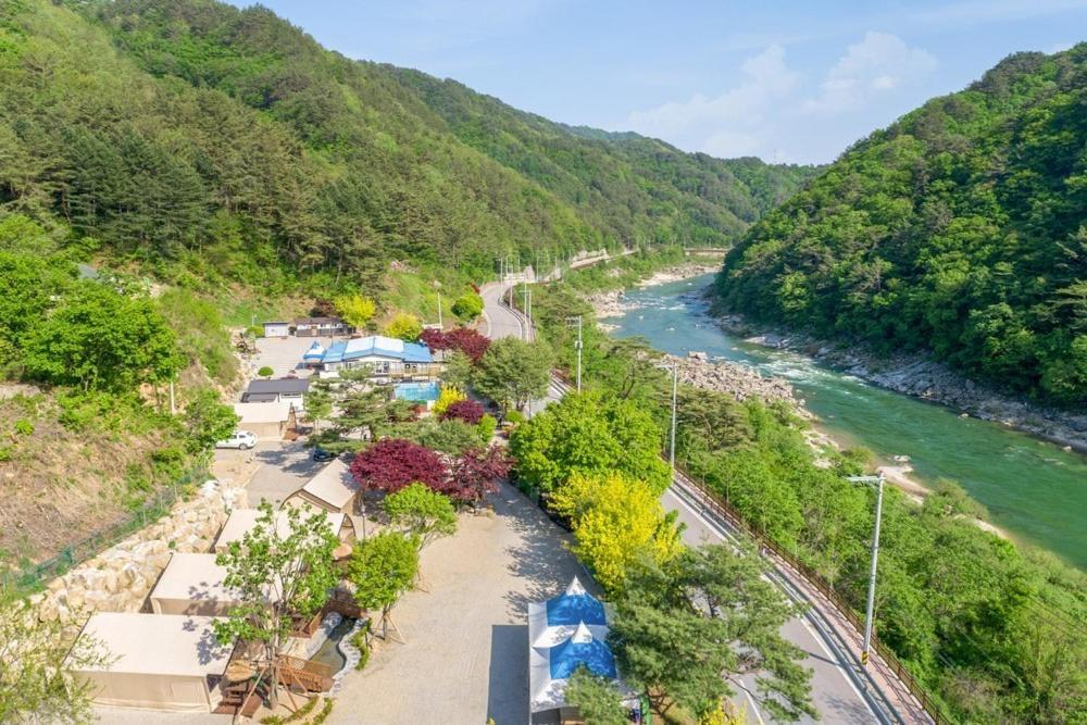 فندق Inje Naerincheon Glamping المظهر الخارجي الصورة