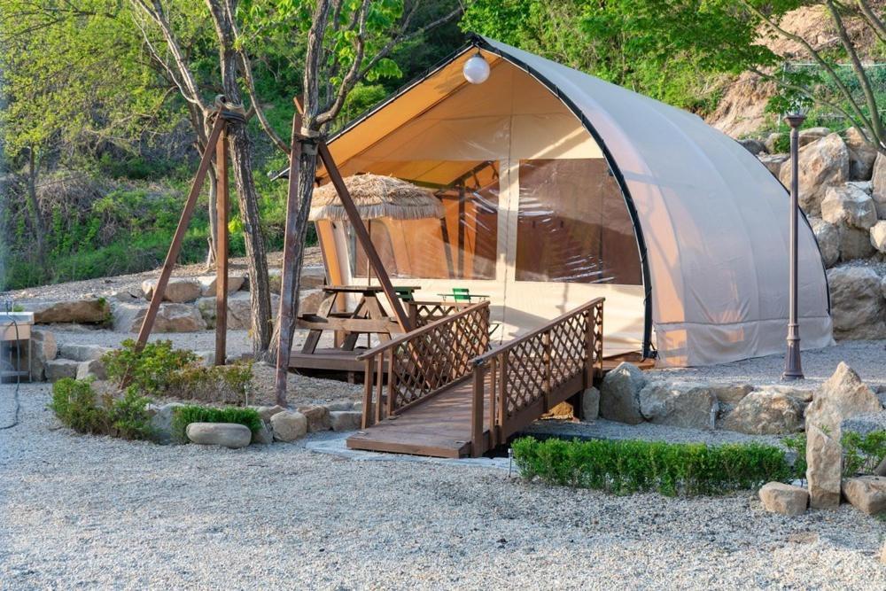 فندق Inje Naerincheon Glamping المظهر الخارجي الصورة